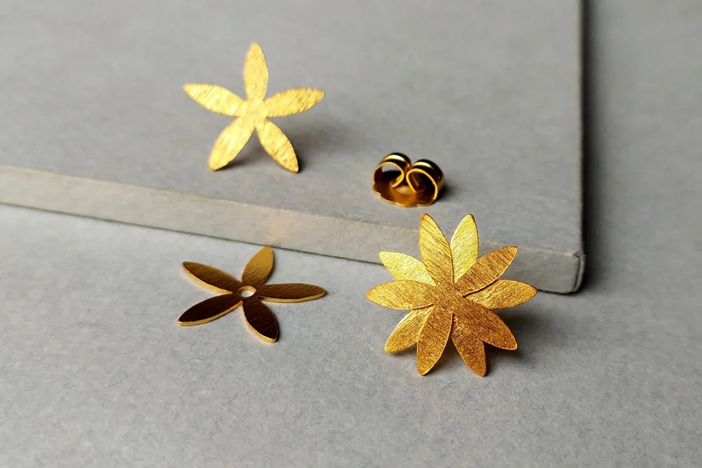 Cestrum Boxifolium - Short Stem earrings