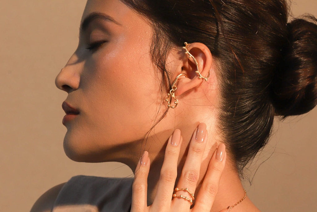 Linaka - Fruit earcuff, gold plated